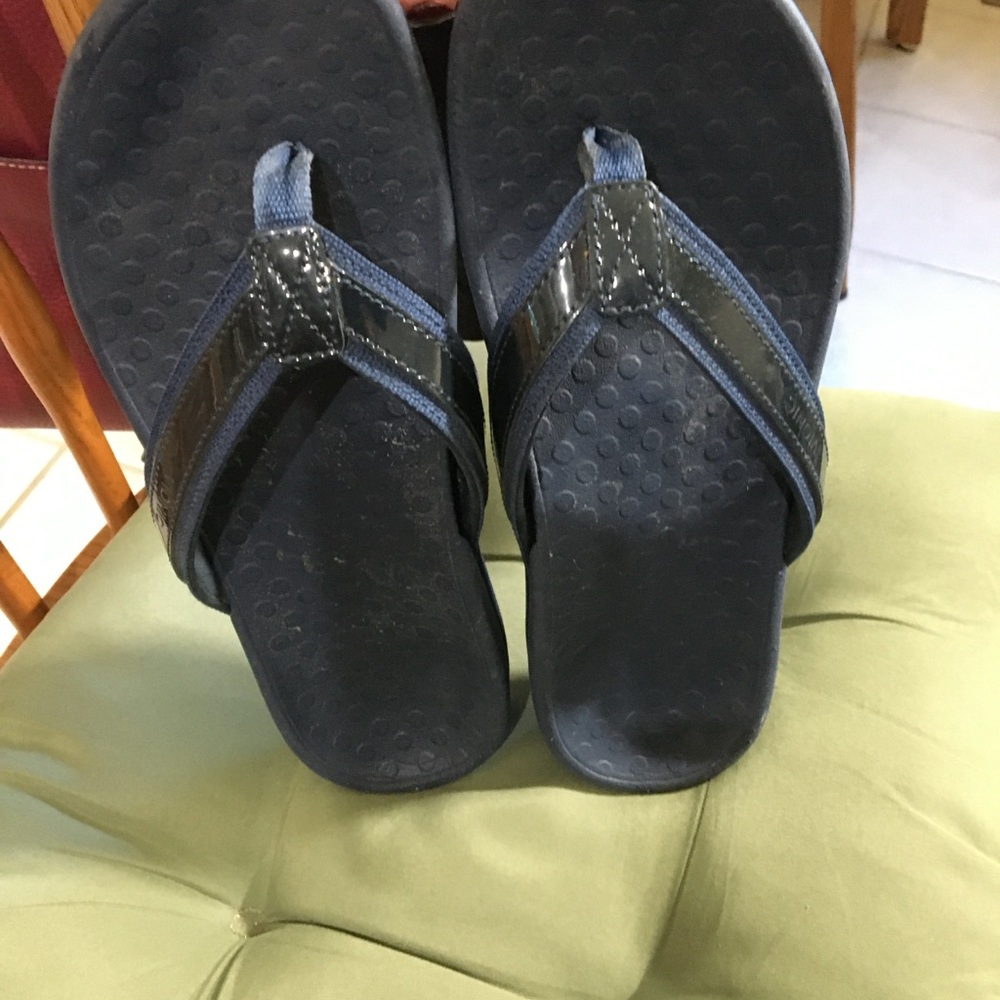 Vionic Tide II Sandals